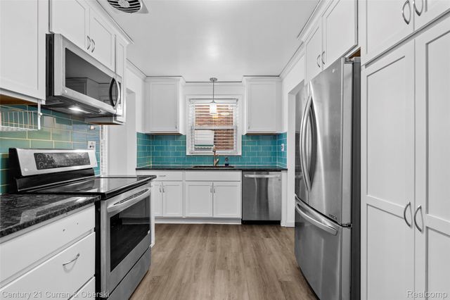 2420 N Connecticut Avenue, Royal Oak, MI 48073