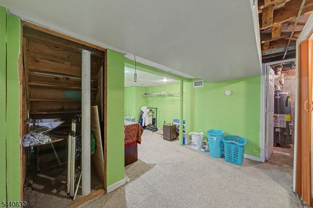 84 Roosevelt Ave, Butler Boro, NJ 07405