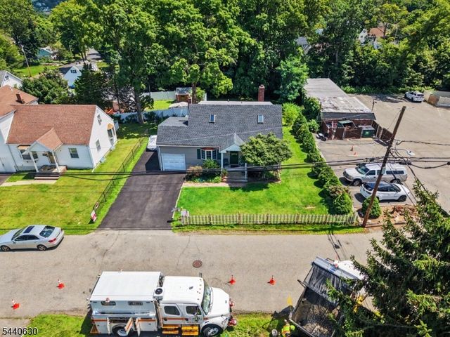 84 Roosevelt Ave, Butler Boro, NJ 07405