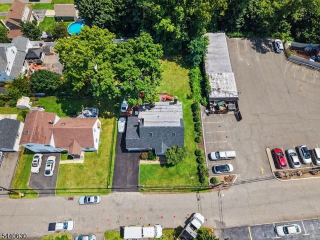 84 Roosevelt Ave, Butler Boro, NJ 07405