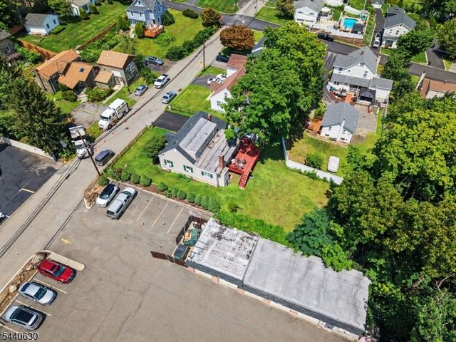 84 Roosevelt Ave, Butler Boro, NJ 07405