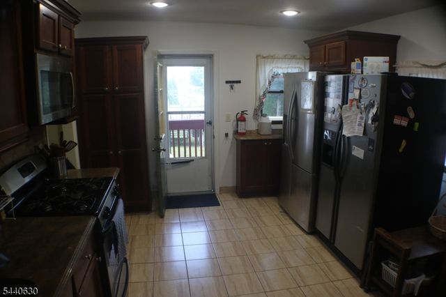 84 Roosevelt Ave, Butler Boro, NJ 07405