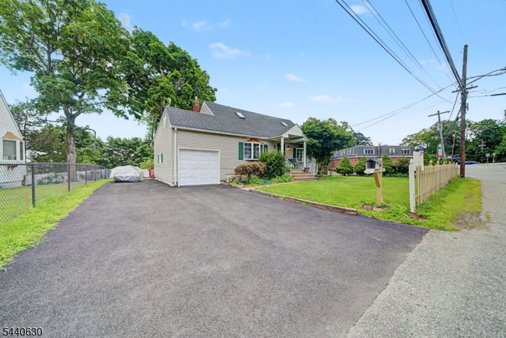 84 Roosevelt Ave, Butler Boro, NJ 07405 — photo 2
