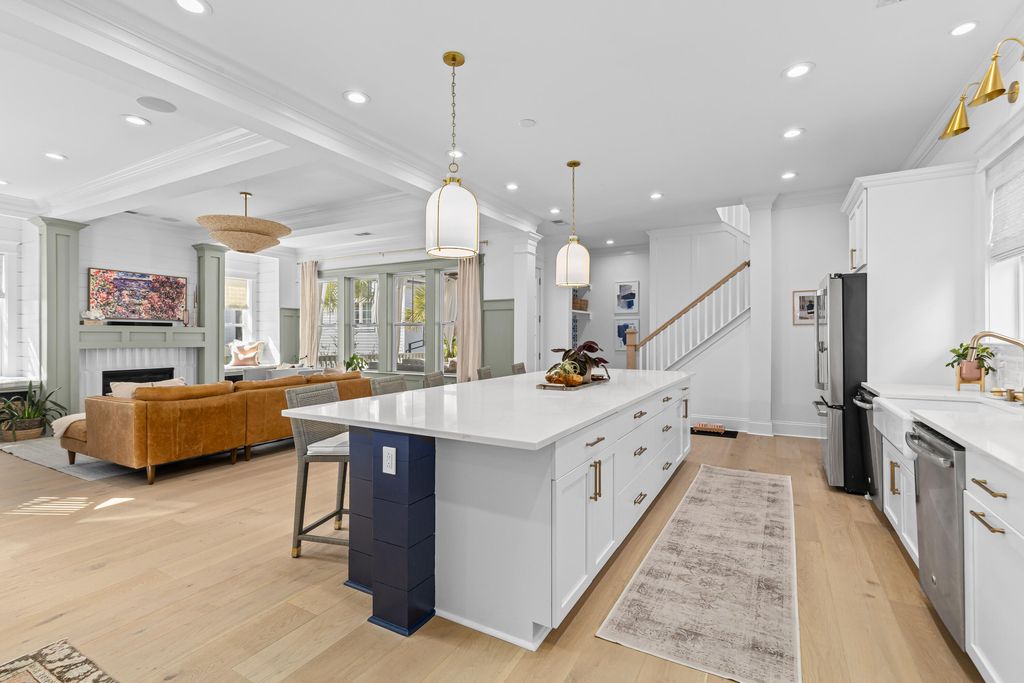 Image 11 of property listing at 2421 Louisville Street, Charleston, SC 29492