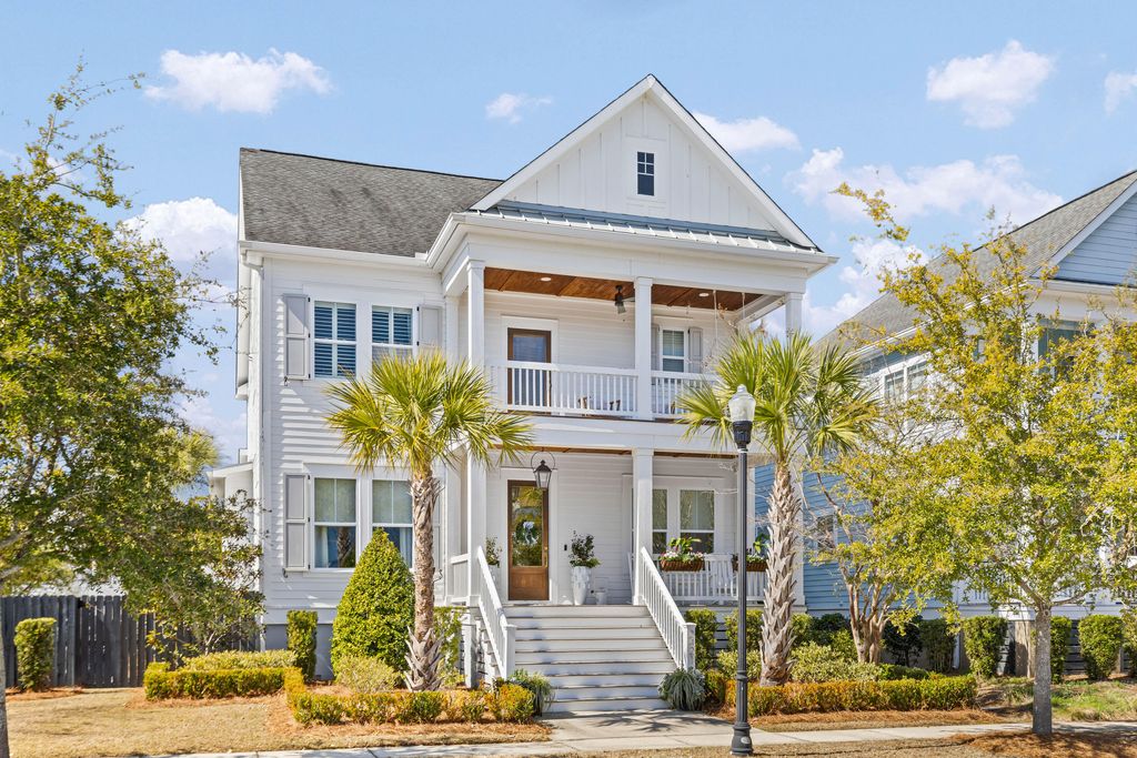 Image 2 of property listing at 2421 Louisville Street, Charleston, SC 29492