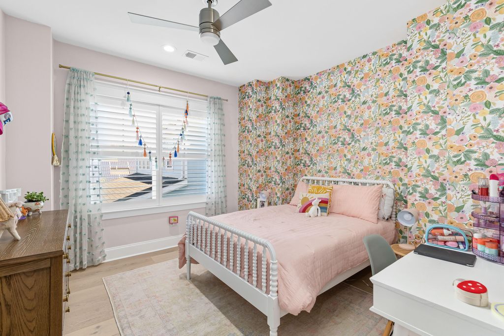 Image 25 of property listing at 2421 Louisville Street, Charleston, SC 29492