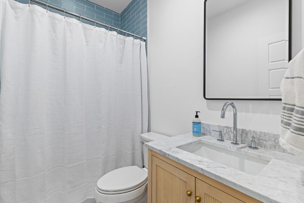 Image 28 of property listing at 2421 Louisville Street, Charleston, SC 29492