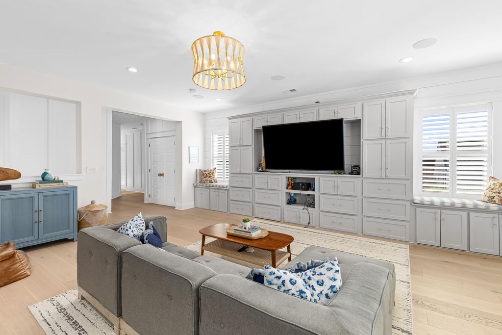 Image 30 of property listing at 2421 Louisville Street, Charleston, SC 29492