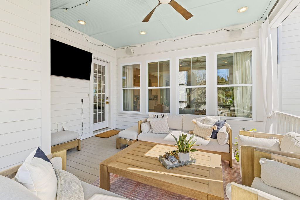 Image 39 of property listing at 2421 Louisville Street, Charleston, SC 29492