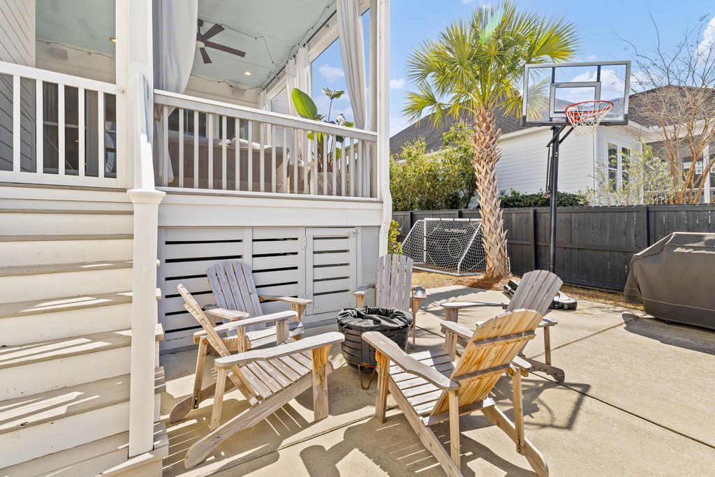 Image 40 of property listing at 2421 Louisville Street, Charleston, SC 29492