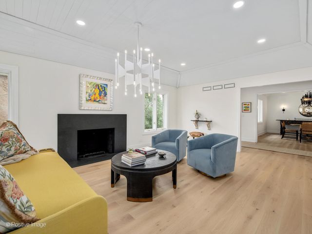 412 66th Street, Downers Grove, IL 60516