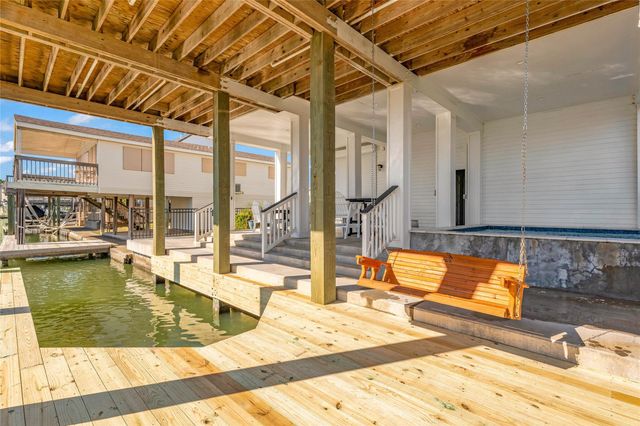 16529 Tampico Way, Jamaica Beach, TX 77554