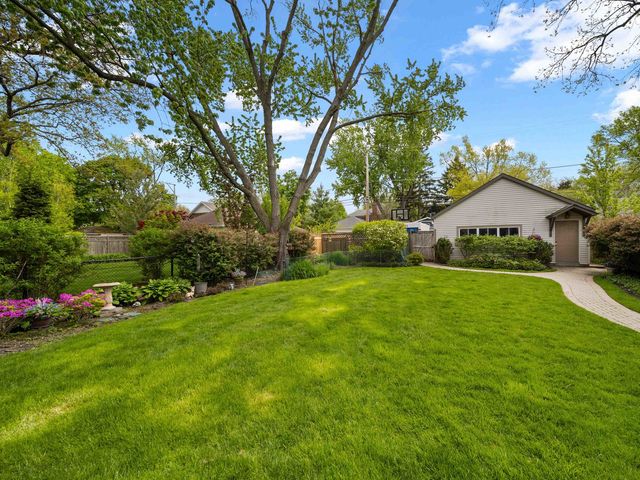 1115 Forest Avenue, Wilmette, IL 60091