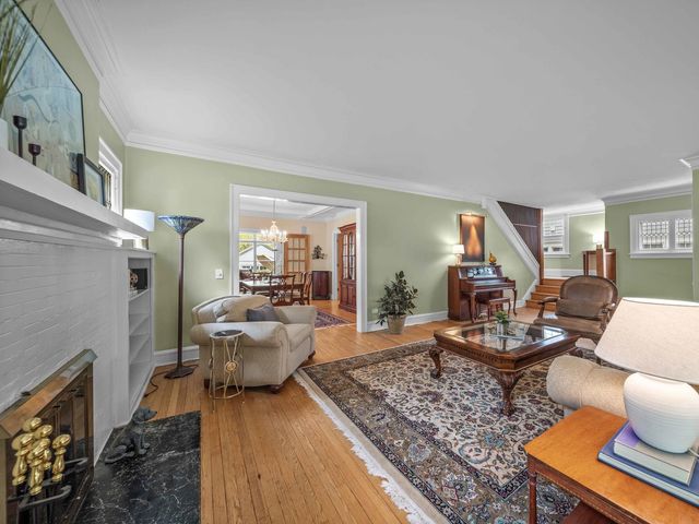 1115 Forest Avenue, Wilmette, IL 60091