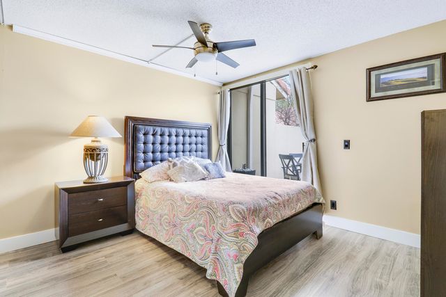 127 Old Meadow Way, Palm Beach Gardens, FL 33418