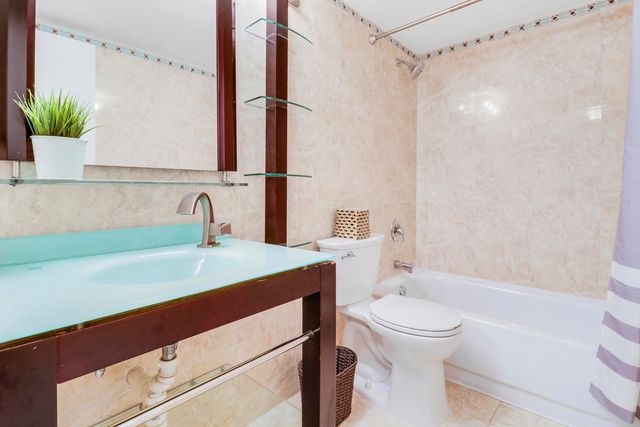 127 Old Meadow Way, Palm Beach Gardens, FL 33418