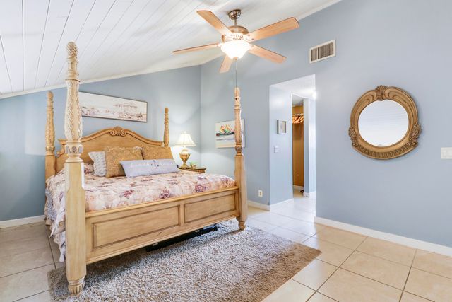 127 Old Meadow Way, Palm Beach Gardens, FL 33418