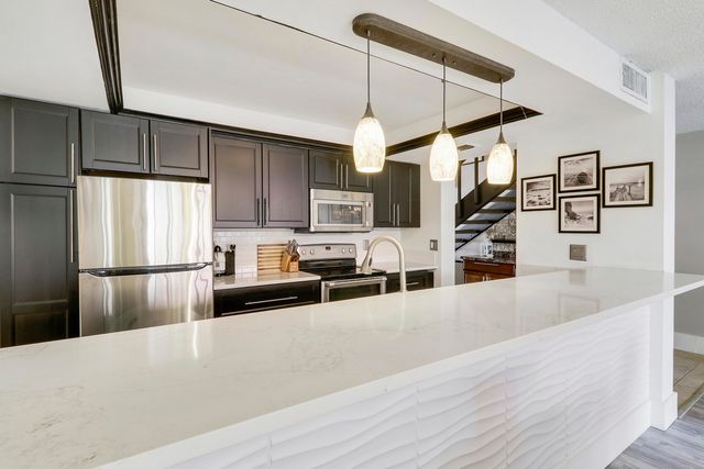 127 Old Meadow Way, Palm Beach Gardens, FL 33418