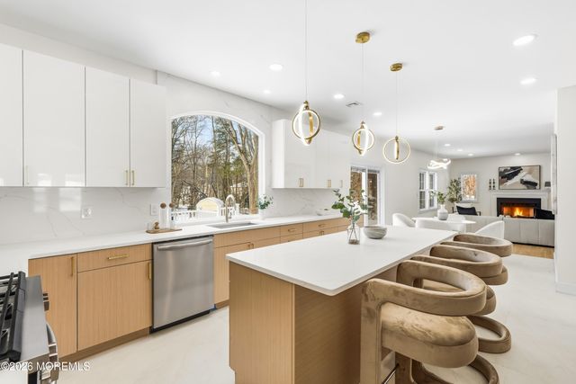 20 Overlook Drive, Jackson, NJ 08527