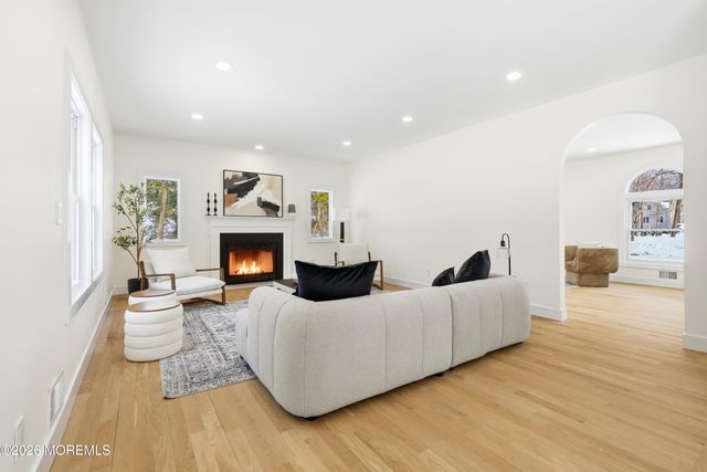 20 Overlook Drive, Jackson, NJ 08527