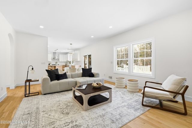 20 Overlook Drive, Jackson, NJ 08527