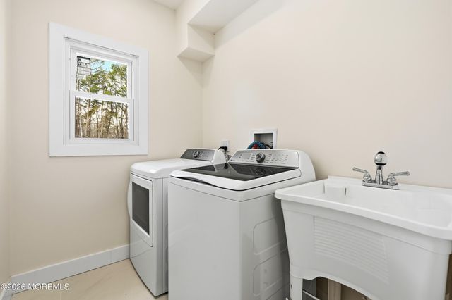 20 Overlook Drive, Jackson, NJ 08527