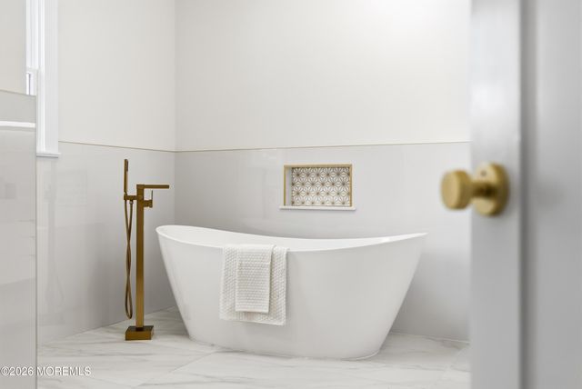 20 Overlook Drive, Jackson, NJ 08527