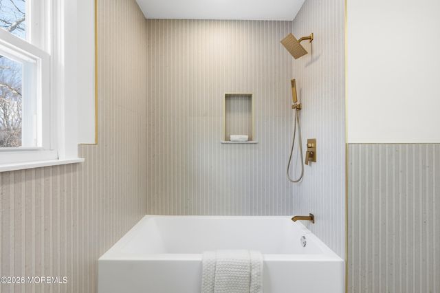 20 Overlook Drive, Jackson, NJ 08527