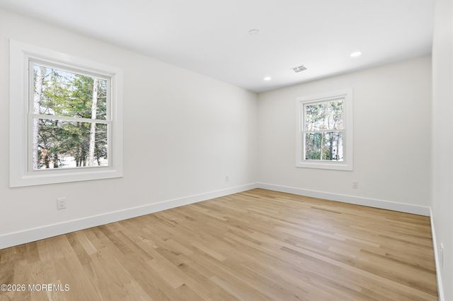 20 Overlook Drive, Jackson, NJ 08527