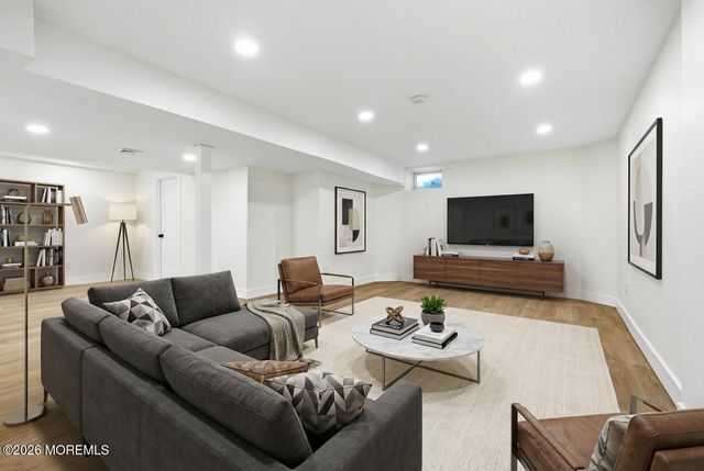 20 Overlook Drive, Jackson, NJ 08527