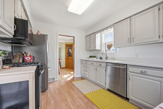 5256 37th Avenue S, Minneapolis, MN 55417