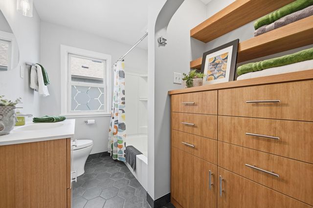 5256 37th Avenue S, Minneapolis, MN 55417