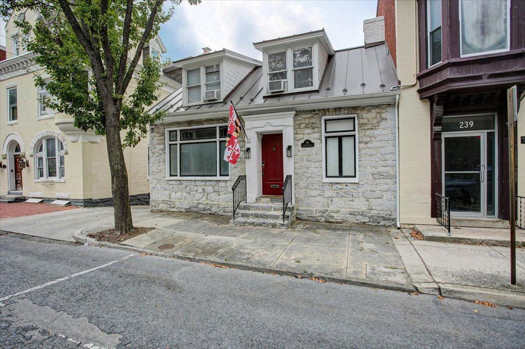 241 S POTOMAC ST, Hagerstown, MD 21740