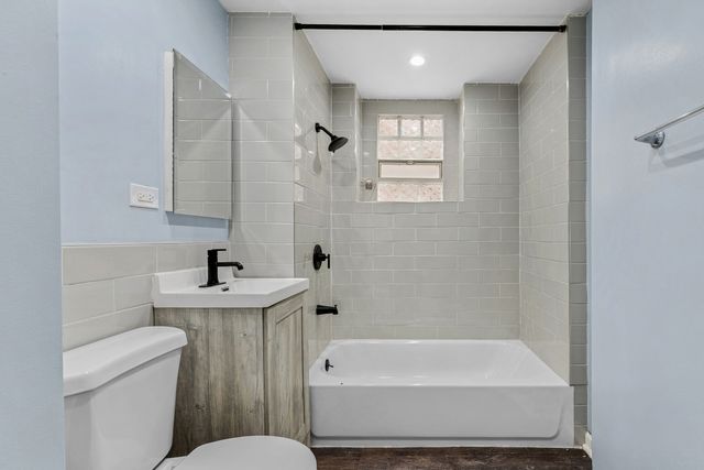 2433 S Harding Avenue, Chicago, IL 60623