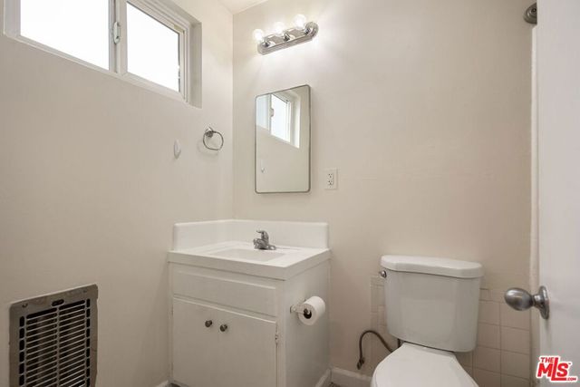 161 W Channel Road 4, Santa Monica, CA 90402