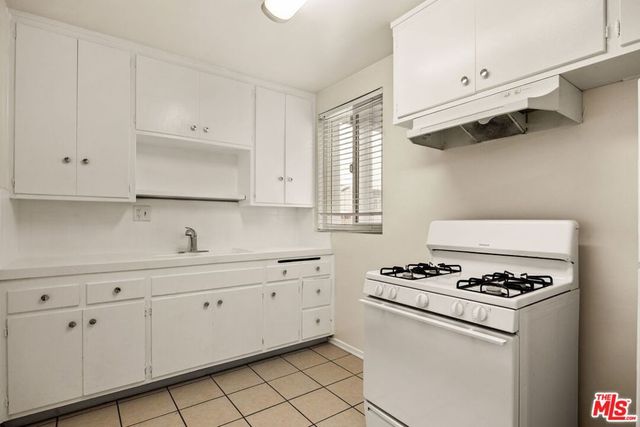 161 W Channel Road 4, Santa Monica, CA 90402