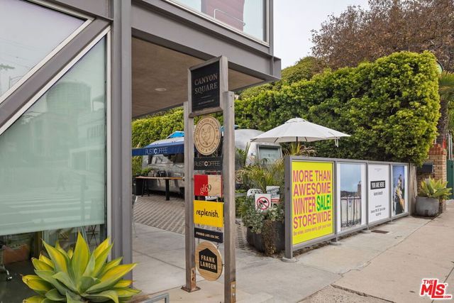 161 W Channel Road 4, Santa Monica, CA 90402