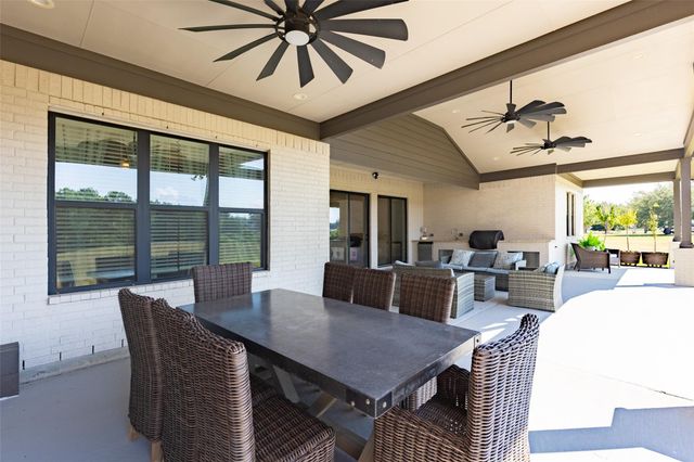 11705 Grandview Drive, Montgomery, TX 77356
