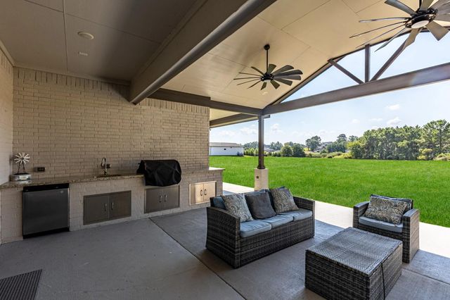 11705 Grandview Drive, Montgomery, TX 77356