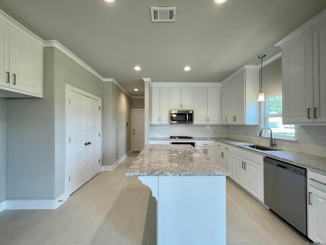 22846 Balsam Dr, Denham Springs, LA 70726