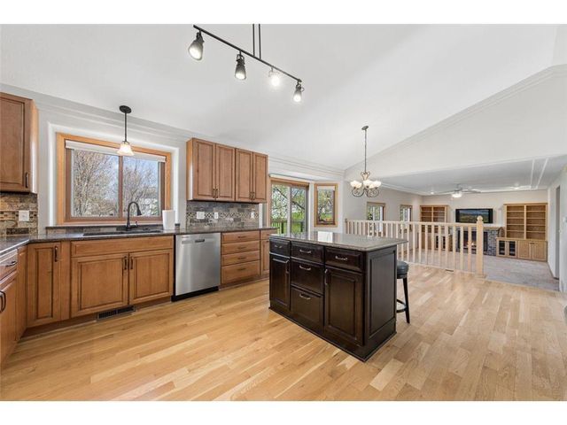 4416 Coachman Lane, Prior Lake, MN 55372