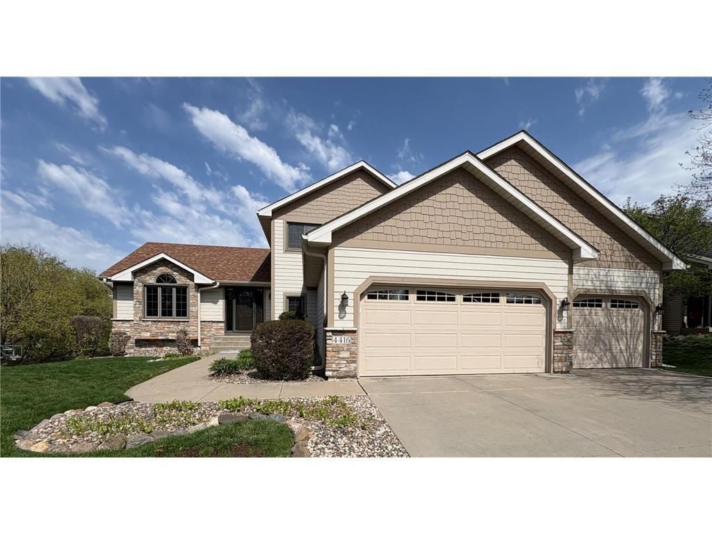 4416 Coachman Lane, Prior Lake, MN 55372