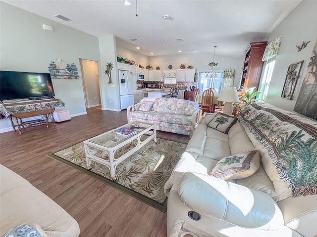 703 ROYAL PALM AVENUE, Lady Lake, FL 32159
