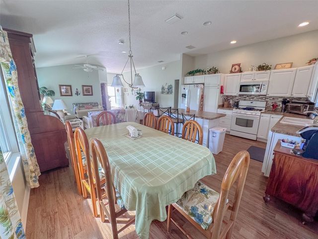 703 ROYAL PALM AVENUE, Lady Lake, FL 32159