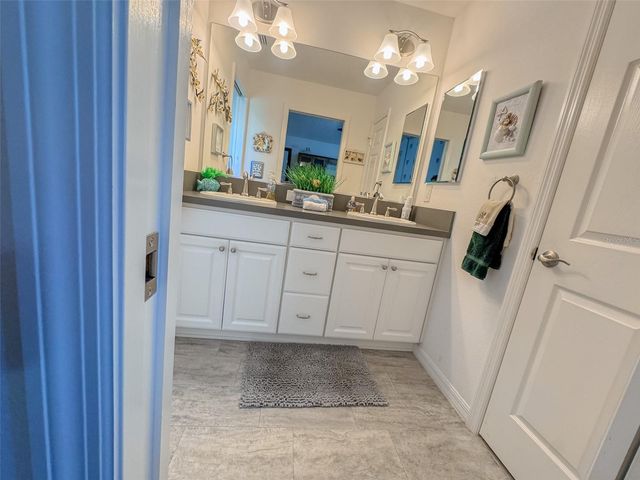 703 ROYAL PALM AVENUE, Lady Lake, FL 32159