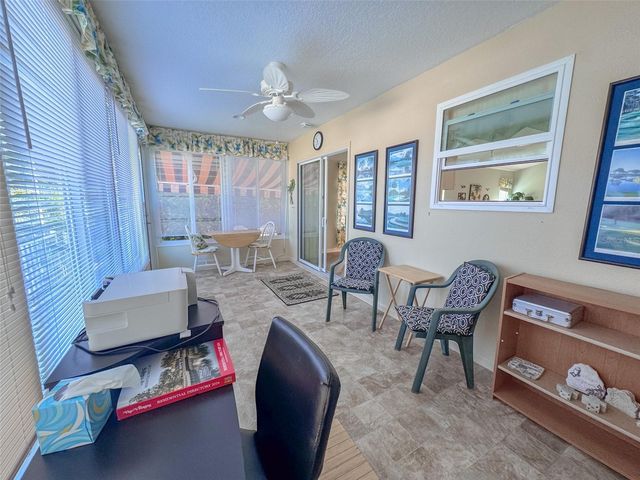 703 ROYAL PALM AVENUE, Lady Lake, FL 32159