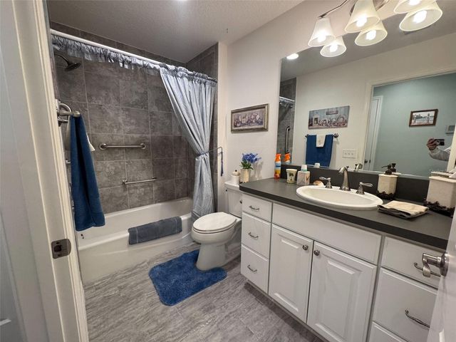 703 ROYAL PALM AVENUE, Lady Lake, FL 32159