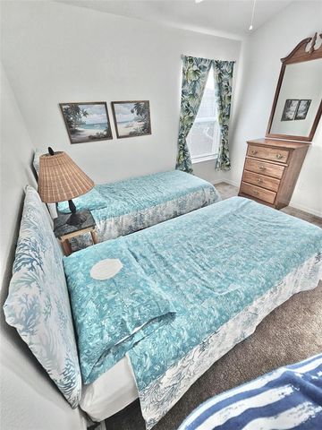 703 ROYAL PALM AVENUE, Lady Lake, FL 32159