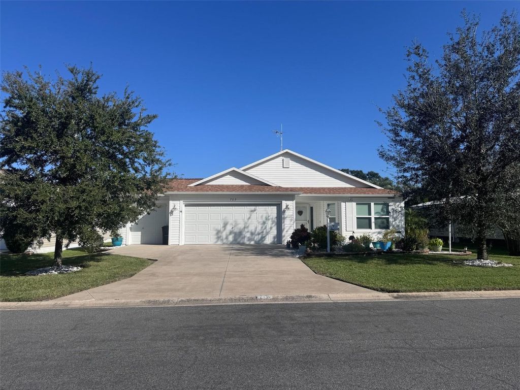 703 ROYAL PALM AVENUE, Lady Lake, FL 32159