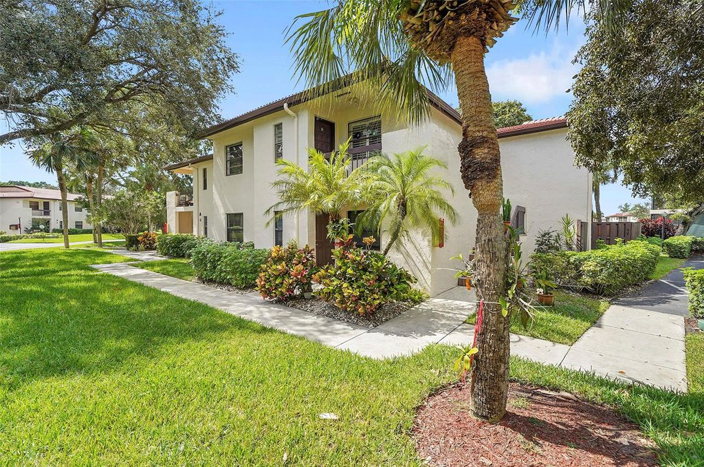 7951 Eastlake Dr D, Boca Raton, FL 33433